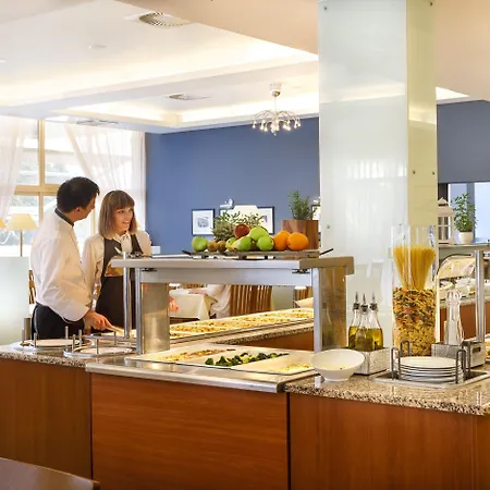 Aminess Younique Lume Брна