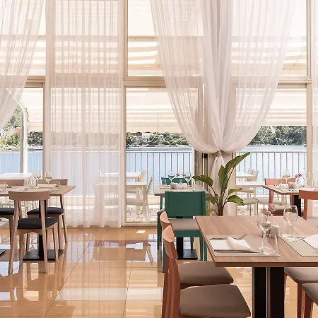 Aminess Younique Lume 4*